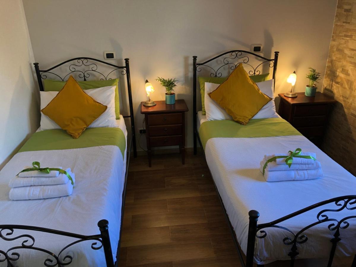 B&B Mandorla Amara 지오이아델콜레 외부 사진