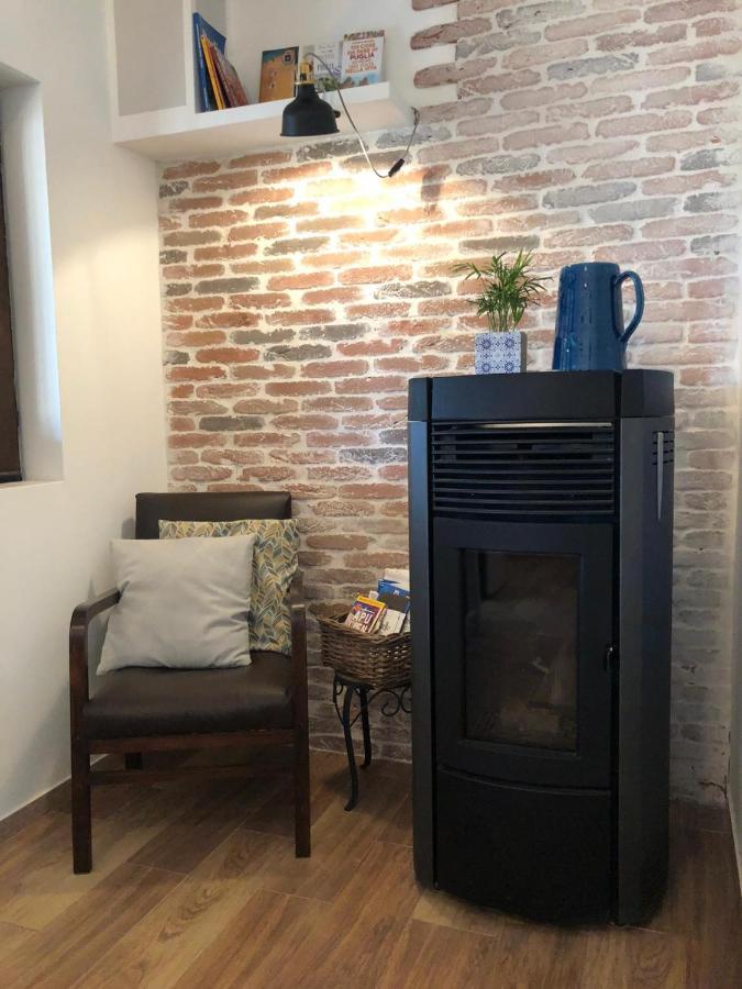 B&B Mandorla Amara 지오이아델콜레 외부 사진