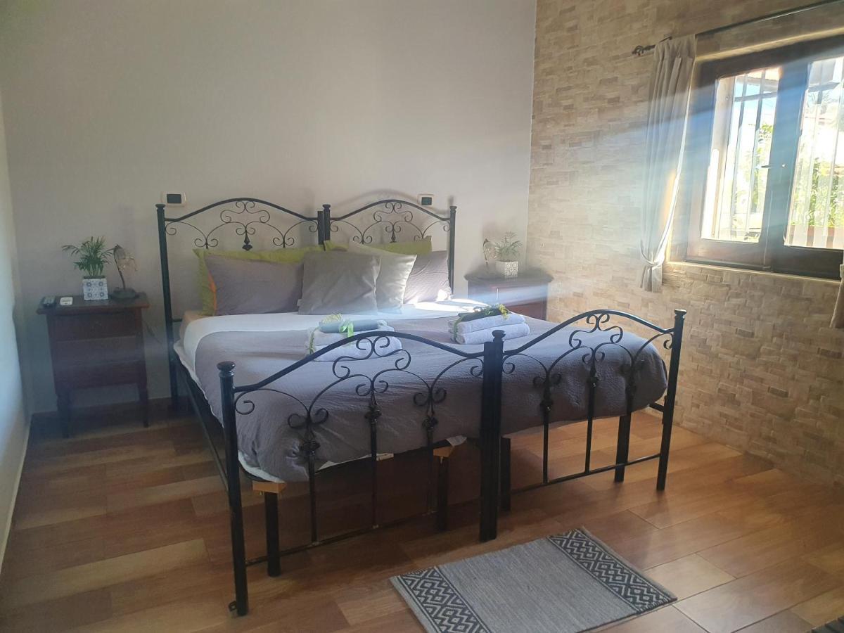 B&B Mandorla Amara 지오이아델콜레 외부 사진